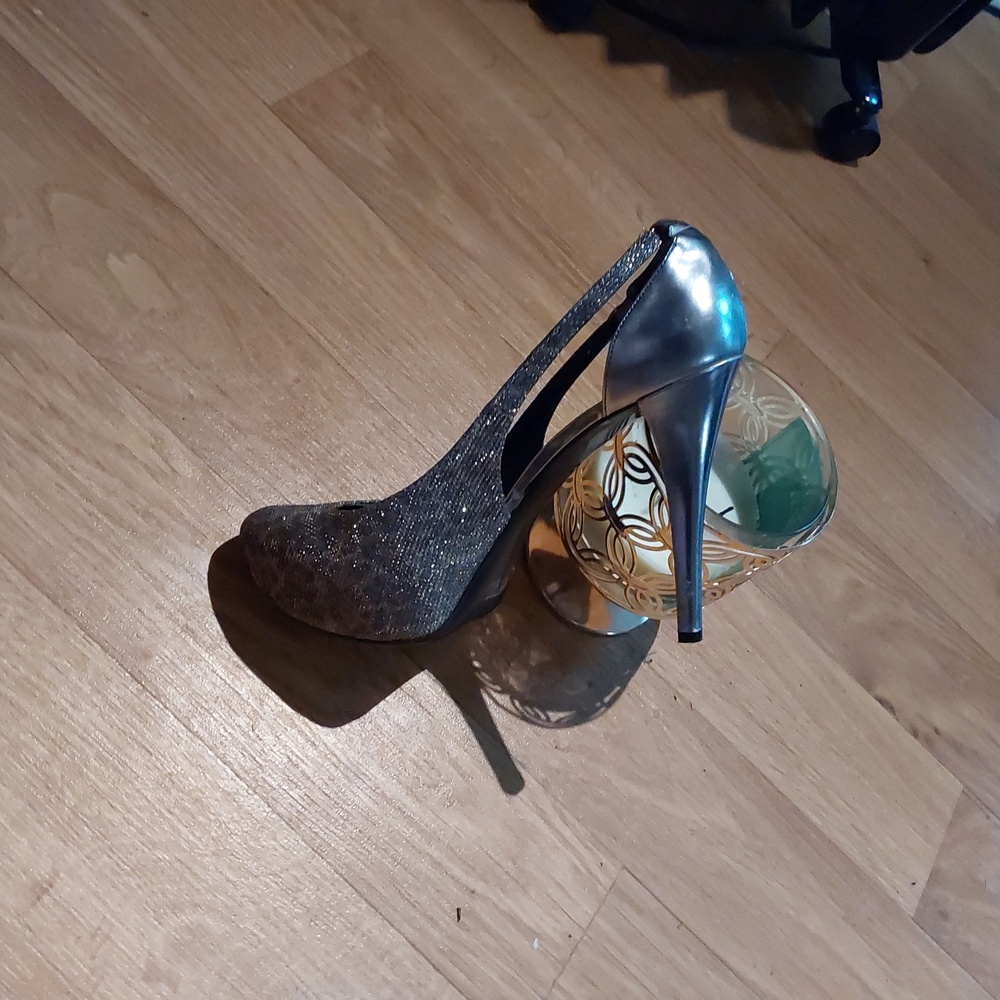 Guess heels